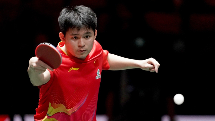 9-10落后 林诗栋挽救两个局点14-12爆分逆转普卡 全场沸腾了