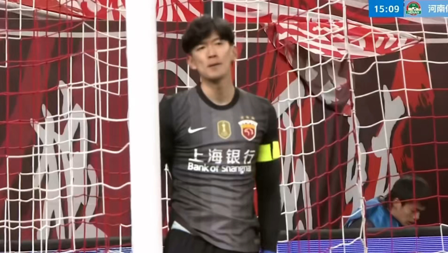 颜骏凌绝望！海港开局28秒和16分钟丢两球，还好第三球河南越位