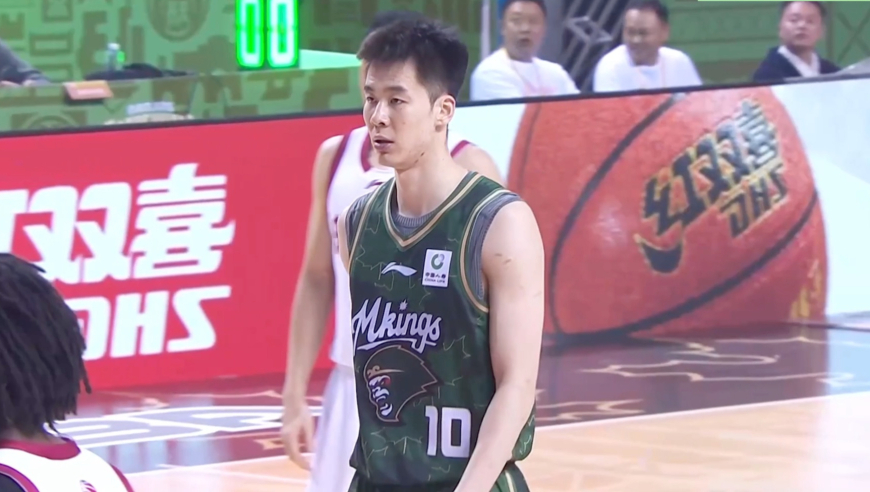 CBA头号得分手！郭昊文23+5集锦 突破遭山西外援恶意报复