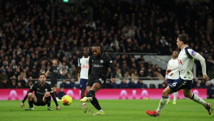 塞梅尼奥25天连破热刺！英超历史第3人，空翻庆祝，主场嘘声四起