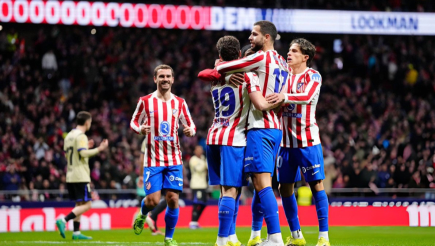 神剧情半场崩盘！巴萨0-4完败马竞：门将超巨失误加西亚直红