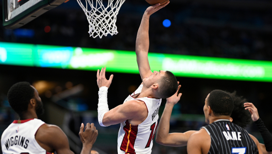 魔术热火生死时刻：魔术两次失误给机会 希罗错失关键三分无缘逆转