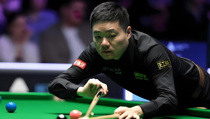 史诗级攻防战！丁俊晖三杆逆天斯诺克封神，却因致命失误惨遭绝杀｜体坛记忆