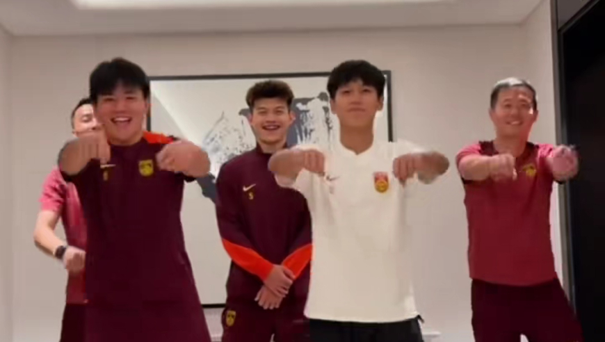 内马尔评论区点赞王钰栋胜利之舞 中日巅峰之战本周六将启幕