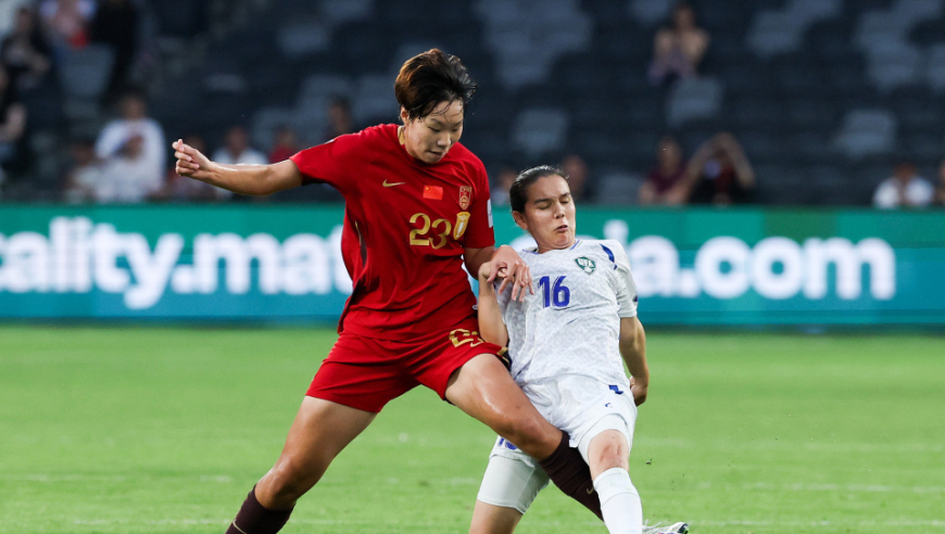 太糙了？23岁女足中锋6分钟内4次失良机！名记失望，球迷：想念王珊珊