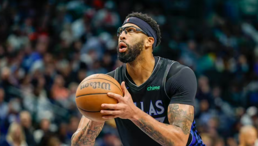 独行侠完胜！浓眉24+14状元首发第二，湖人克星大爆发，克莱12+2