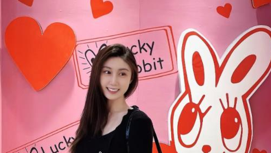 恭喜！CBA全明星邹阳官宣女儿出生 妻子曝光是大7岁水均益爱女