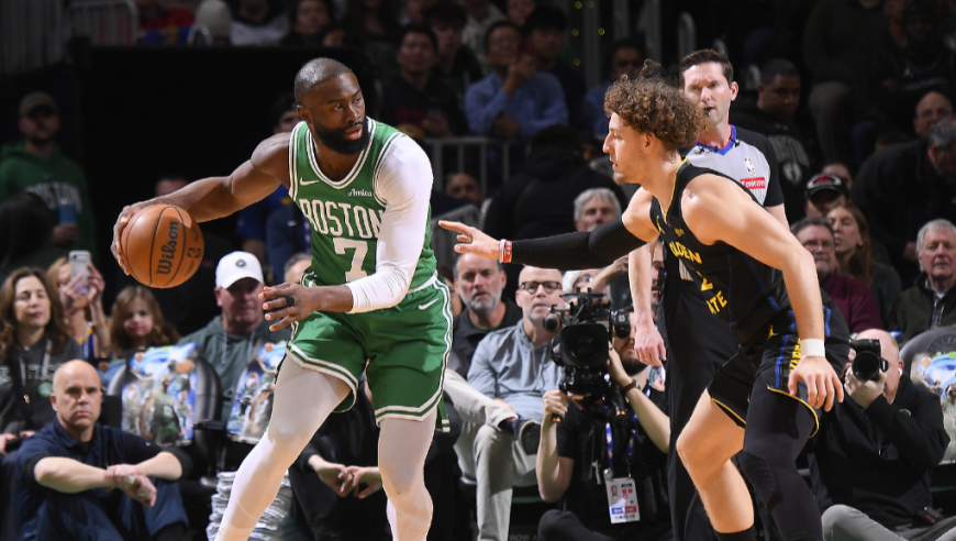迎接MVP欢呼！凯尔特人杰伦布朗vs勇士32分集锦：后仰2+1太无解