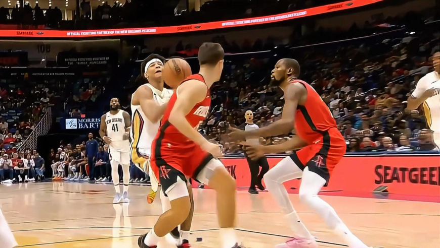 碾压！火箭第二节就领先鹈鹕到20分 鹈鹕尝试反击申京小贾联手回应