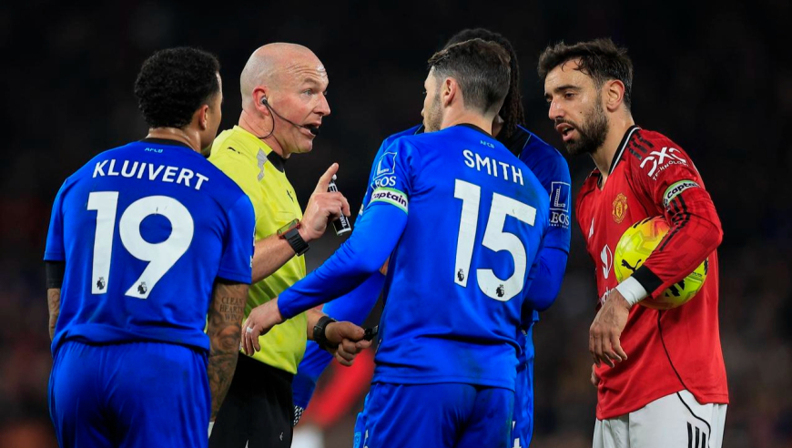 经典盲僧？慢镜看伯恩茅斯4次疑手球全被忽略，曼联怎么抗议都没用