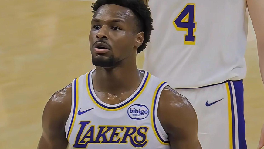 也有亮点！湖人布朗尼VS勇士7分全过程：5罚全中詹姆斯都笑了
