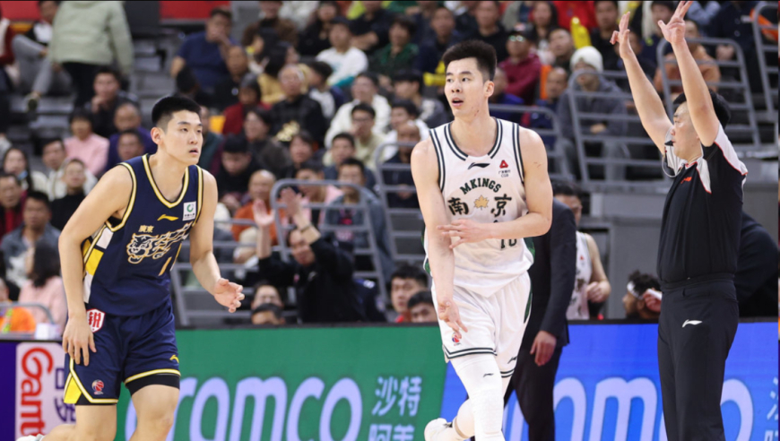 CBA新赛制第1人！在郭士强面前轰42+8+6，怪不得休赛期能获得NBA合同