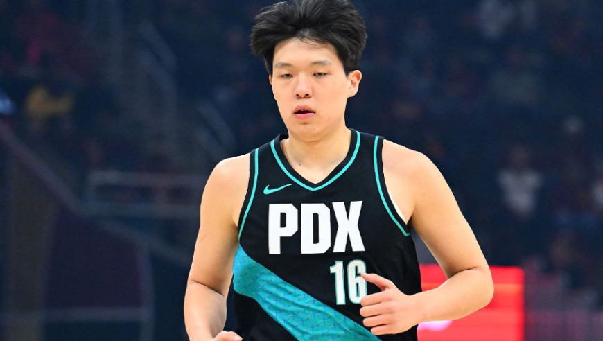 队记：开拓者球迷担忧杨瀚森沦为水货 他还有时间摆脱这一标签