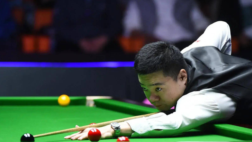 体坛名场面｜霍师傅连轰斯诺克找茬，丁俊晖硬核反击，看着都心疼