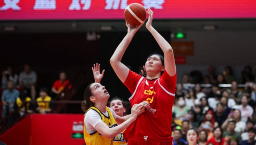 媒体人点评张子宇越级参加女篮亚洲杯：难道需要一个18岁的孩子来保冠军？