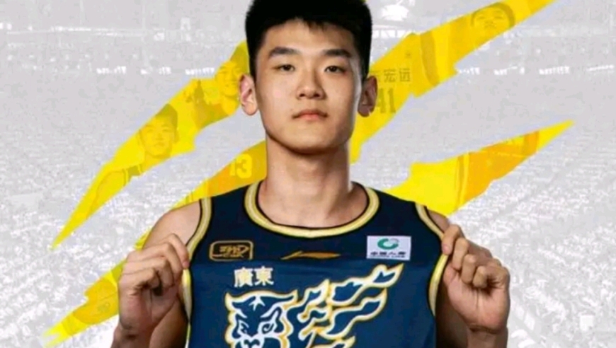 战术板｜年纪轻轻却有经天纬地之才！王洪泽比焦泊乔到底强在哪？