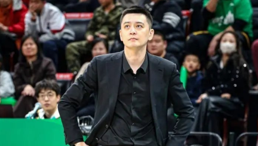 从断腕冲锋到三连冠图腾！杨鸣辞职背后，是最体面的解脱 | 竞者