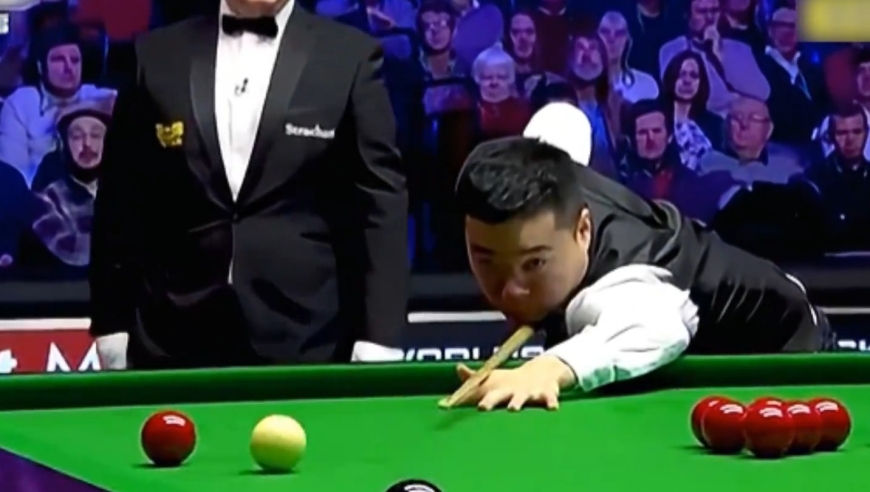 体坛记忆｜ 丁俊晖强行冲刺147满分杆！神奇翻袋炸裂全场，火箭乐得直跺脚