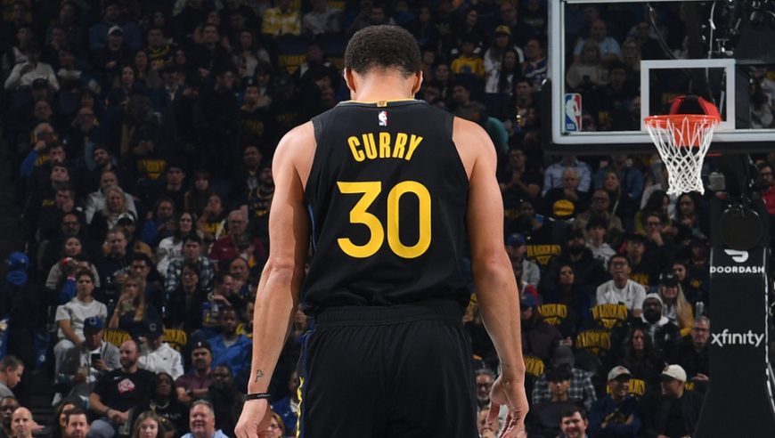 勇士搞砸首冠50周年荣耀之夜！惨遭三连败 库里38分+9三分难救主