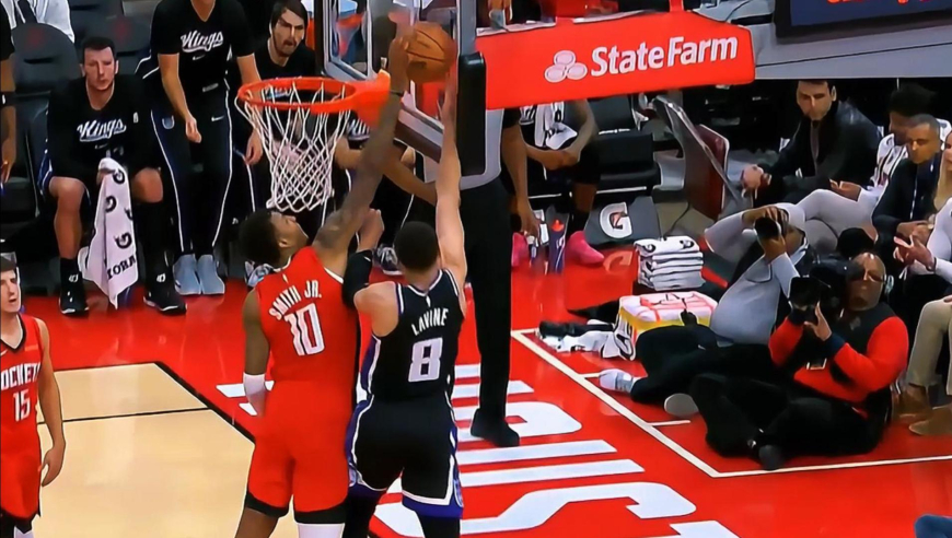 这也吹？火箭小贾盖帽被吹犯规挑战成功 王仕鹏直言浪费挑战机会