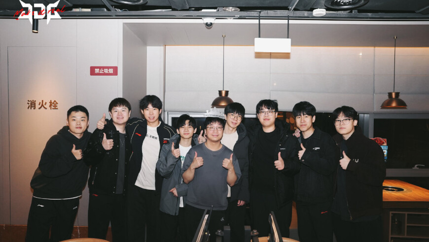 JDG教练Xiaobai发文：青春风暴，稳步前行，巴西我们来了