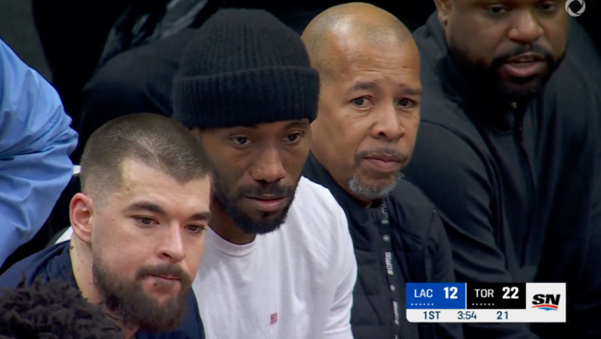 来了！来了！突然离队！小卡，你还真从不让人失望啊