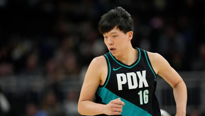 杨瀚森对骑士首节登场全收录：篮板卡位明显进步 两罚两中手感柔和