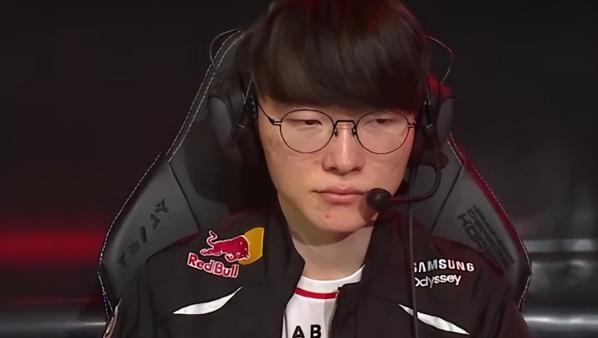 T1被DK淘汰的原因曝光，Keria带伤上场，都站不起来必须撑着桌子