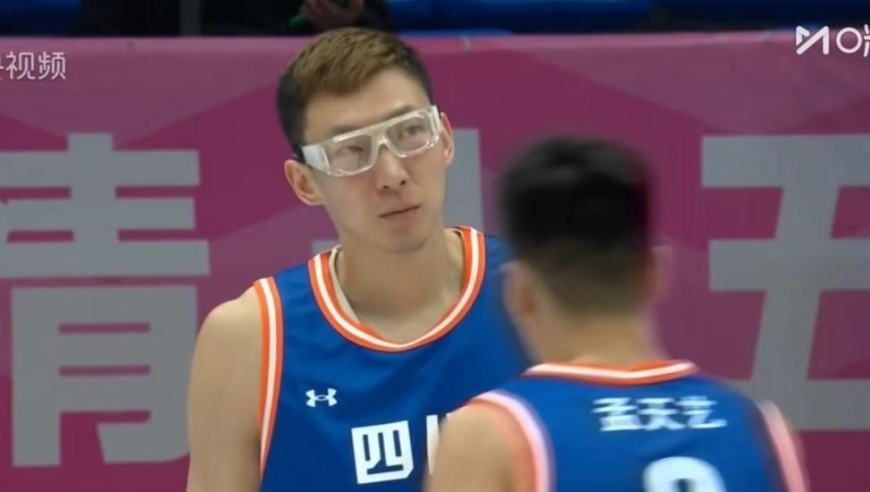 四川队63分大胜，周琦24+18胡金秋25+6，赵岩昊22+6+7孙铭徽9+12