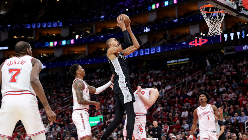 马刺火箭最后时刻：哈珀连拿6分 文班亚马统治篮下直接打花火箭