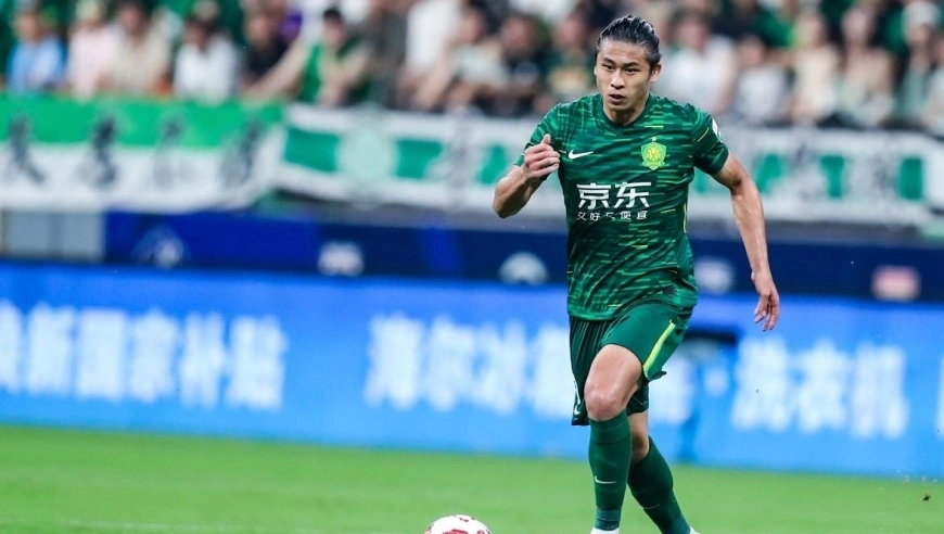 国安下半场带球入场！开始不到一分钟张玉宁爆射得分，如出膛炮弹