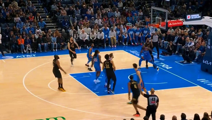 困境见英雄！残阵雷霆轰出9-0梦幻开局 暂停后哈登连拿5分助骑士止血