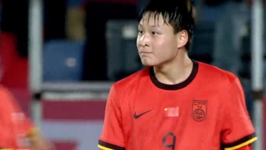 张伯霖半场独造4球！6分钟闪击，头球助攻双响，浮嶋敏变阵成功