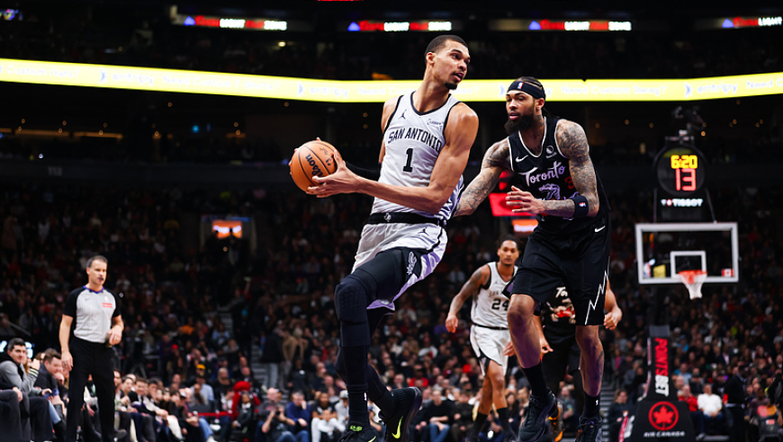 26日NBA官方十佳球：文班亚马凶残大帽 约基奇极限压哨