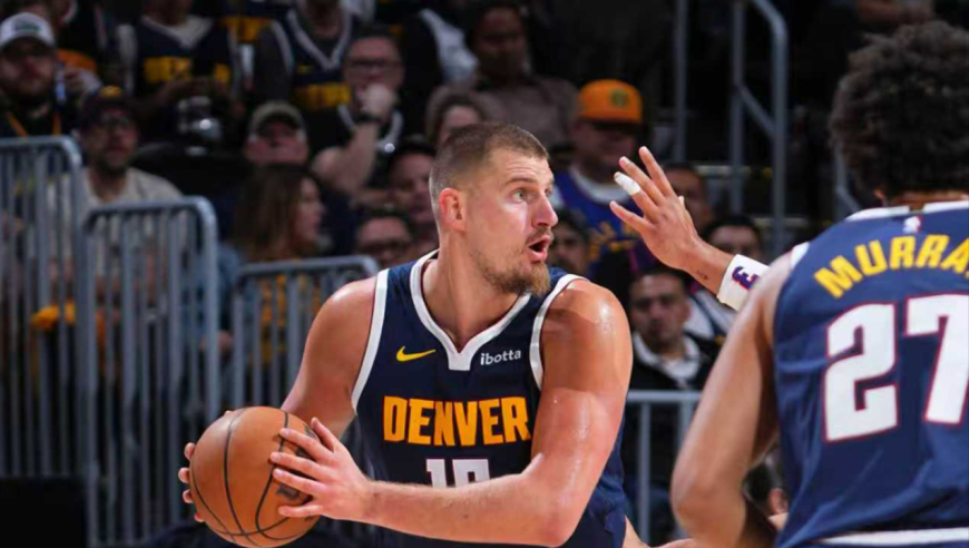 放开抡的约基奇有多强！单节11次出手狂砍25分气坏大洛