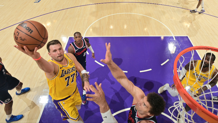 湖人快船决胜时刻：东契奇稳定收割 残阵快船疯狂反扑但投丢绝平三分