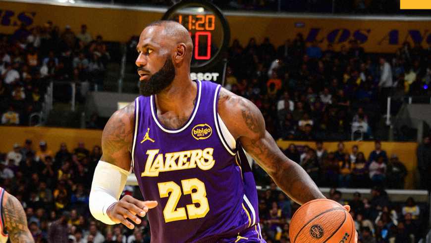 25+6+6宝刀未老！詹姆斯用这记隔扣告诉哈登：洛城还是我的地盘！