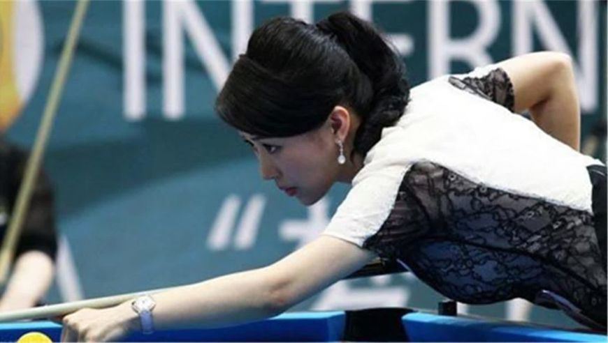 潘晓婷为何至今单身？看她俯下身的那一刻，网友：这谁敢娶