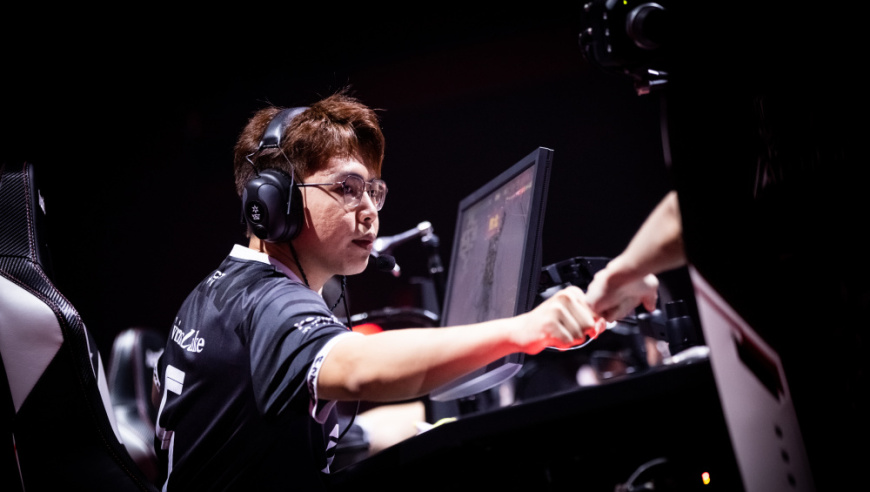 故事终有落幕时，TvirusLuke宣布退役，结束四年职业生涯