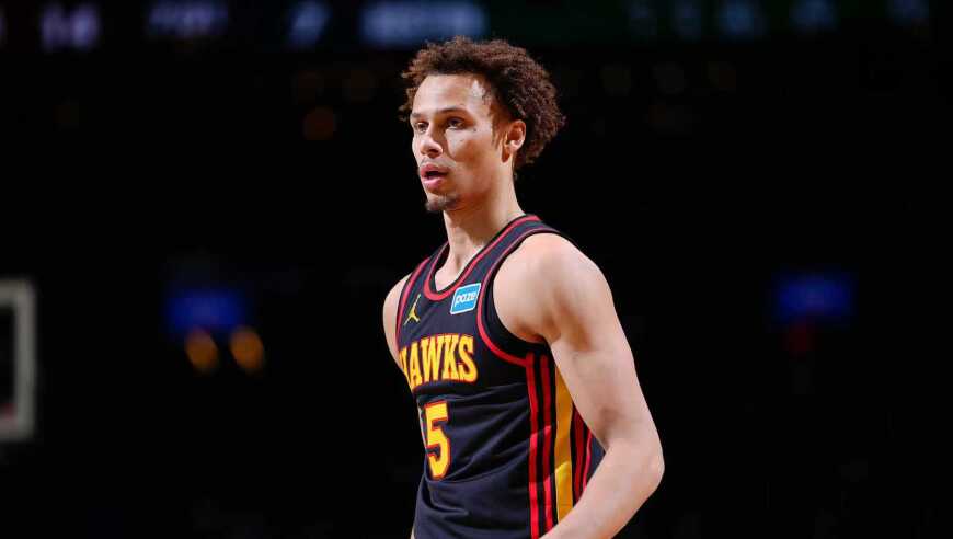 老鹰6人上双轻取绿军豪取4连胜 杰伦19+14+7布朗21+7