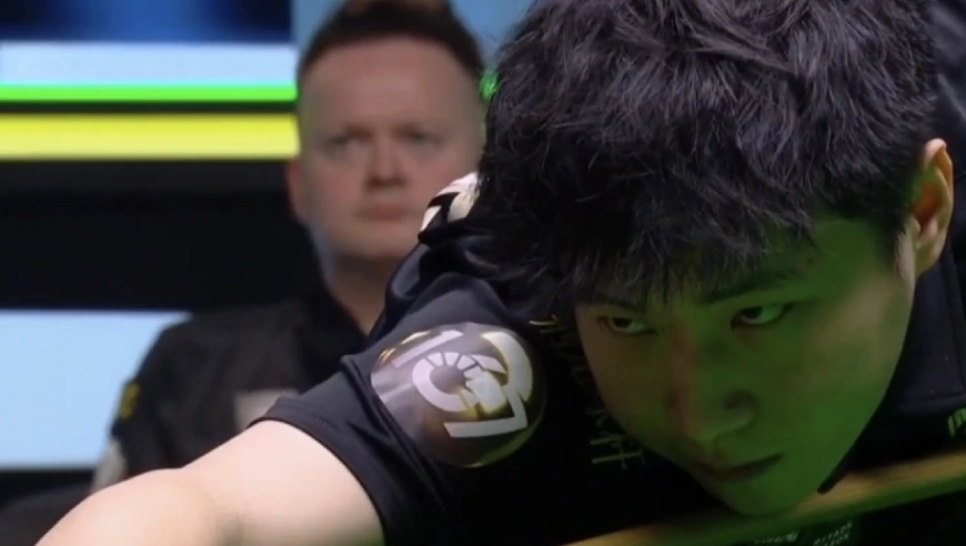 力挫魔术师！赵心童一杆逆转4-2墨菲，首进利雅得四强！