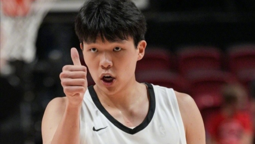 名记：杨瀚森慢得像树懒我倒着跑都比他快 他不可能成为NBA球星的