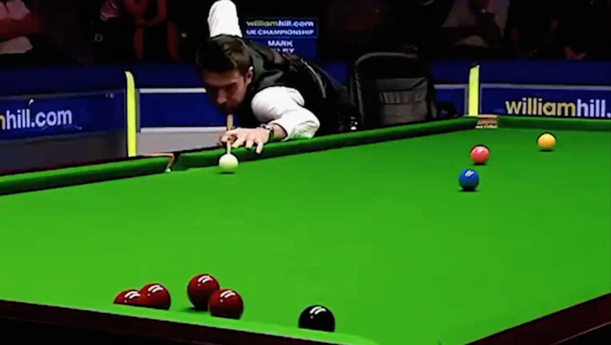 塞尔比引以为傲的一杆，将自己逼成死鱼眼，裁判助力也难逃｜体坛记忆