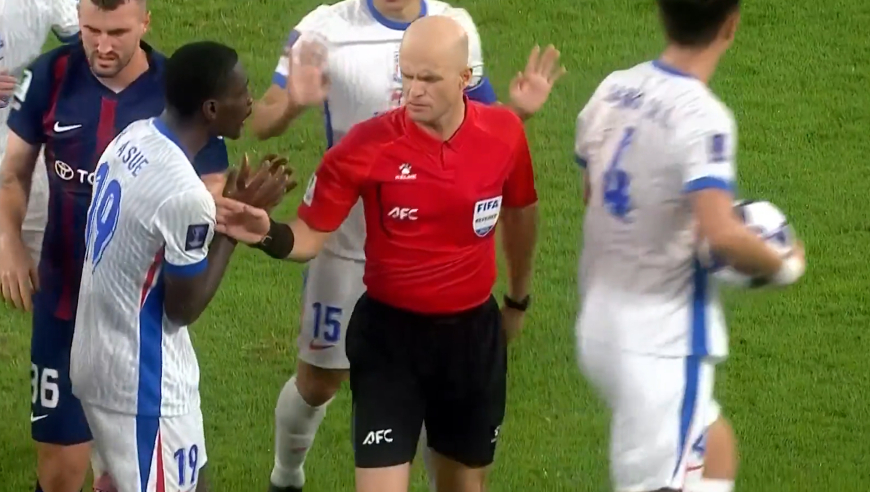 160秒看申花如何1-3负柔佛新山：两球被吹莫名其妙，米内罗点射难救主