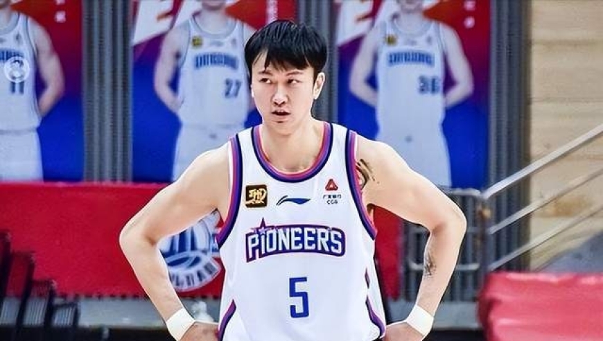 惊魂一幕！撞广告板成重伤 李祥波背后推人真不应该？