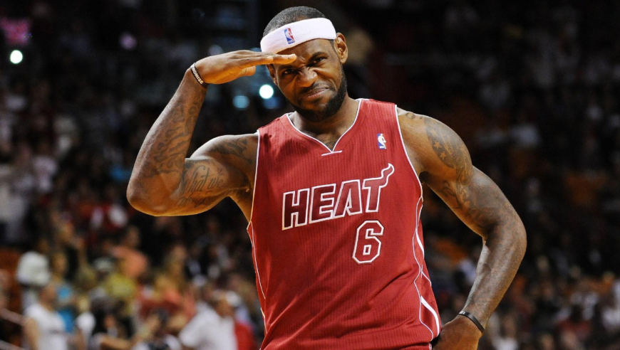 巅峰詹姆斯有多强？11年对开拓者狂砍44分末节+加时独砍22分