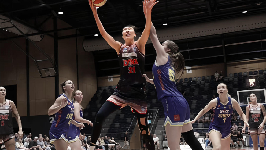 中国女版大魔王！韩旭爆砍25分14板4帽，统治澳篮带队进决赛