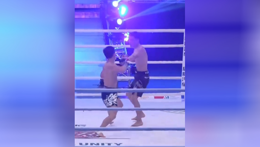 对手恶意踹飞中国选手护齿，张美煊被激怒，重拳暴揍打掉对手大牙｜体坛记忆