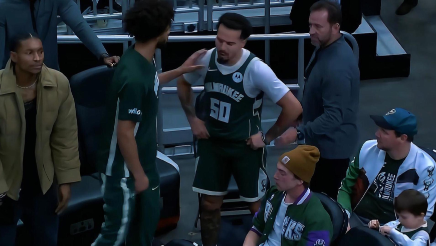 罚出场了！雄鹿科尔安东尼心态炸裂 短时间内连吃技犯被裁判驱逐