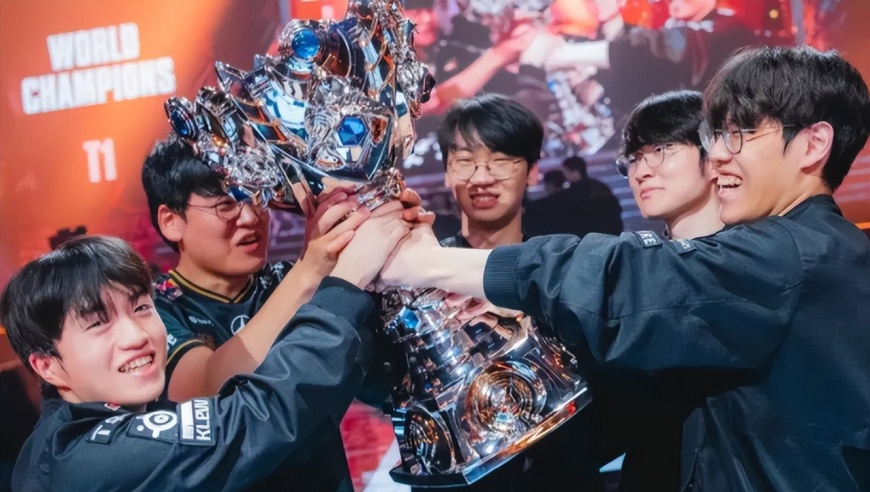 牌面，韩国总统发文祝贺！T1全员被紧急召回，SK会长要举办3连冠庆典